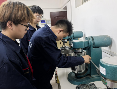 河南学子研发新型锚杆技术 为矿山贡献新装备