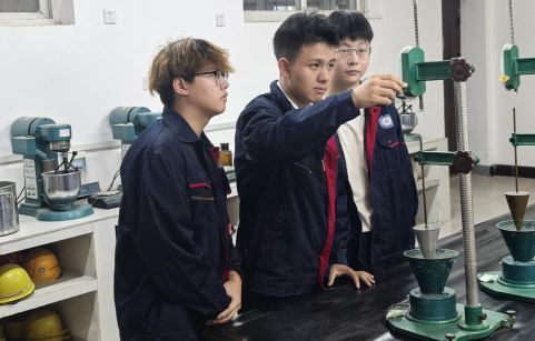 河南学子研发新型锚杆技术 为矿山贡献新装备